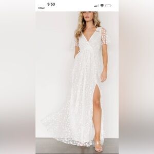 XL Gorgeous Baltic Born White Lace Maxi Dress with V-Neck And Leg Slit